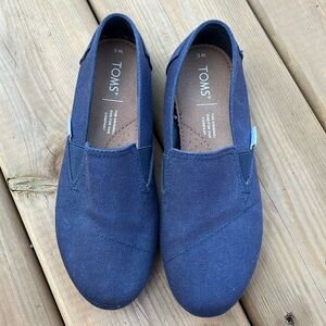 Brand new Toms Rodondo navy shoes navy